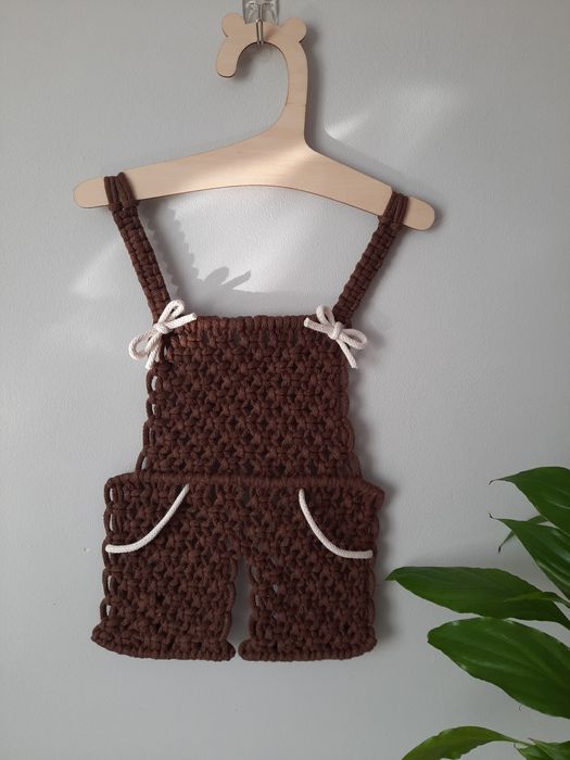 Spodnie spodenki dla chłopca dekoracja ozdoba na wieszaku