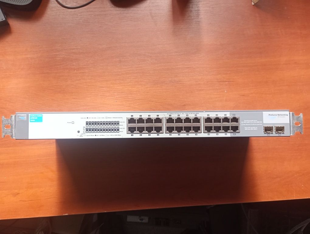 Комутатор 24 порта HP ProCurve Switch 1700-24 (J9080A)