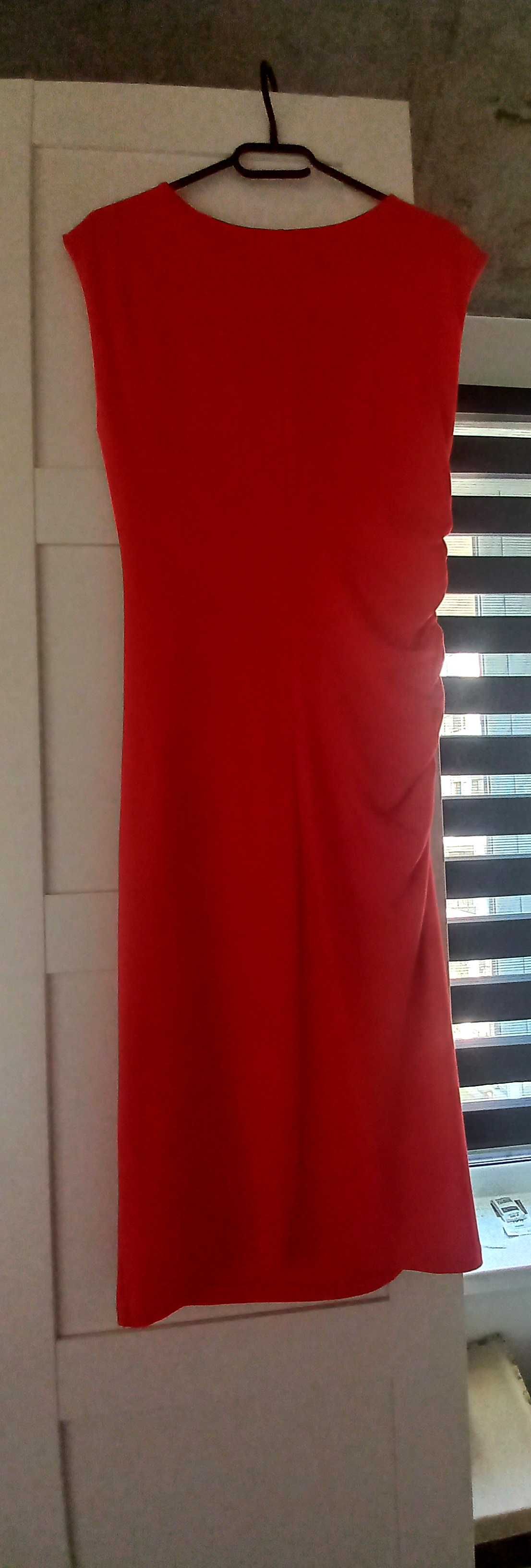 Elegancka czerwona sukienka midi
