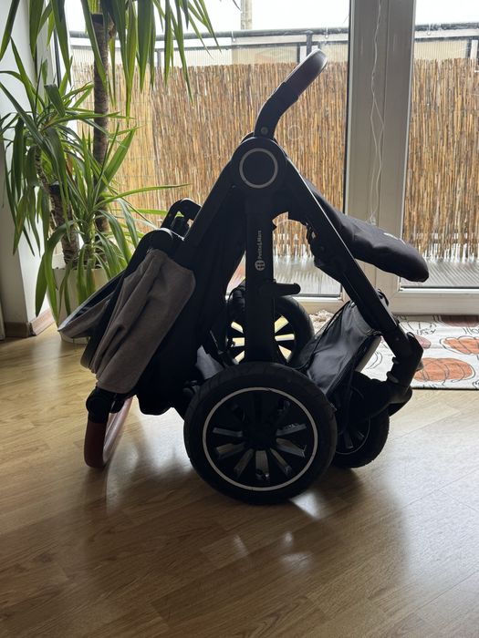 Wózek spacerówka Petite&Mars