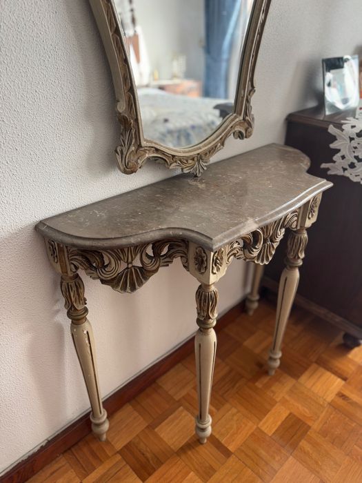 Espelho e móvel de entrada