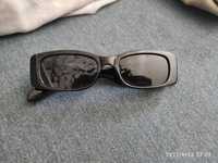 Bardzo modne czarne prostokątne okulary przeciw słoneczne