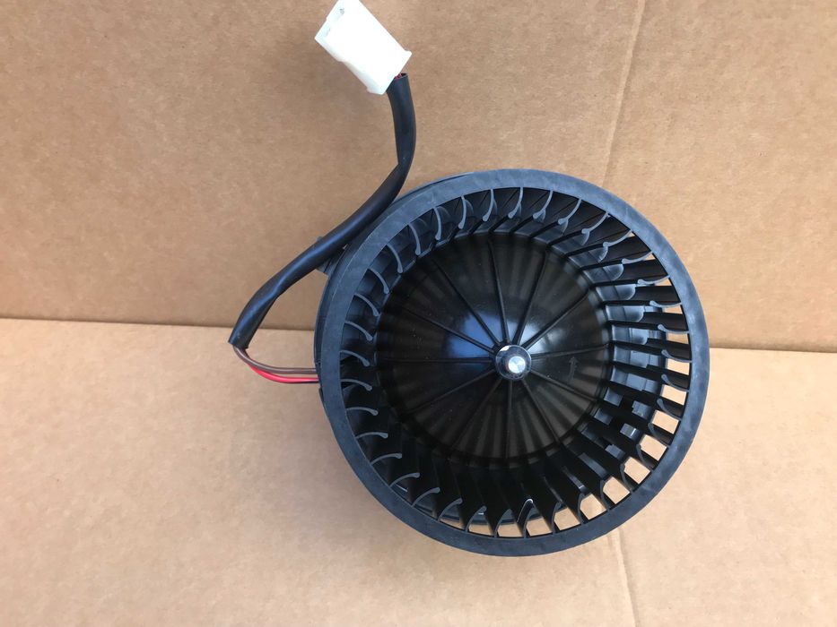 Моторчик печки вентилятор Audi 80 B3 B4 Volkswagen Passat B3 B4