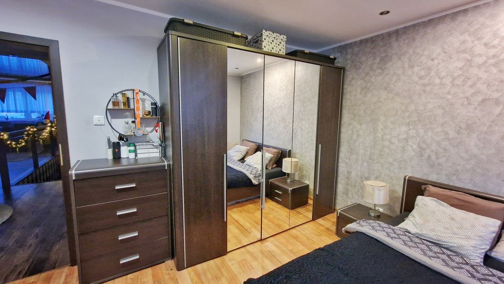 Szafa, łóżko 180, szafki nocne i komoda. Sypialnia zestaw