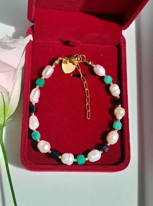 Bransoletka z kamienia naturalnego.