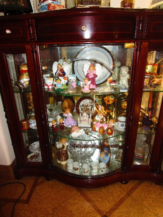 Vitrine clássica, impecável