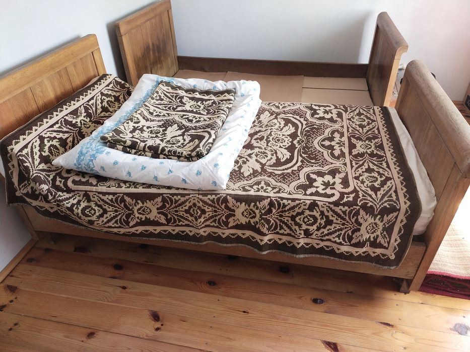 Stare łóżko drewniane antyk