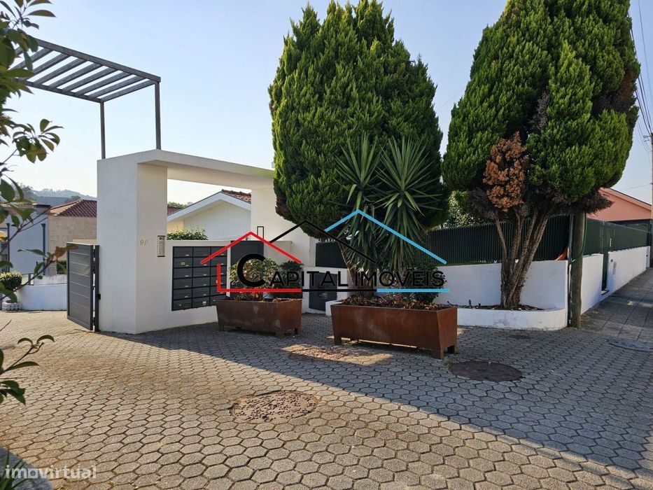 Moradia V3 em condomínio fechado