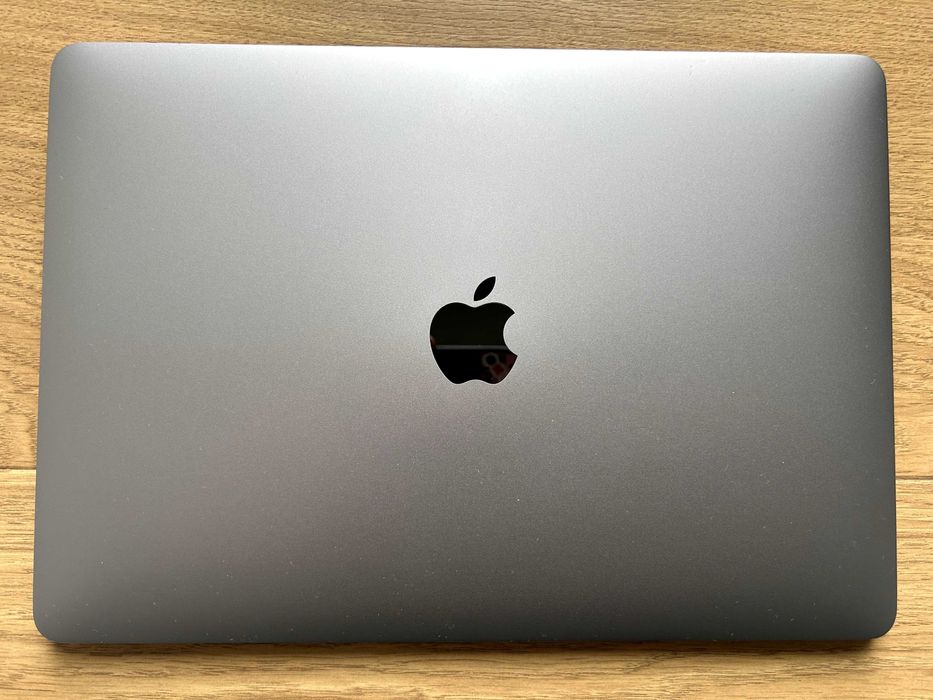MacBook Pro 13”,  Intel Core i5 1.4 GHz, RAM: 16 GB, Dysk SSD: 256 GB