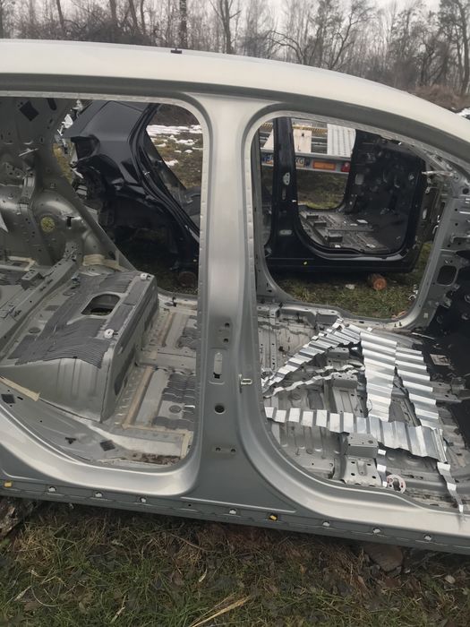 Кузов, четвертина , лонжерон Chevrolet Bolt EUV