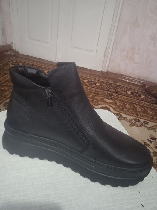 Жіноче взуття нове