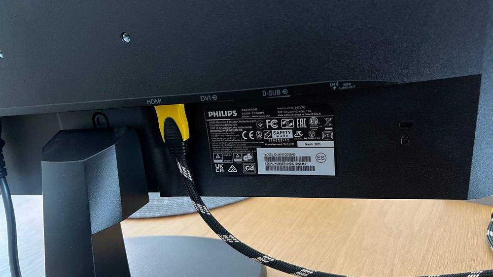 Monitor PHILIPS V-line 243V7QDSB 23.8" 1920x1080px IPS 4 ms