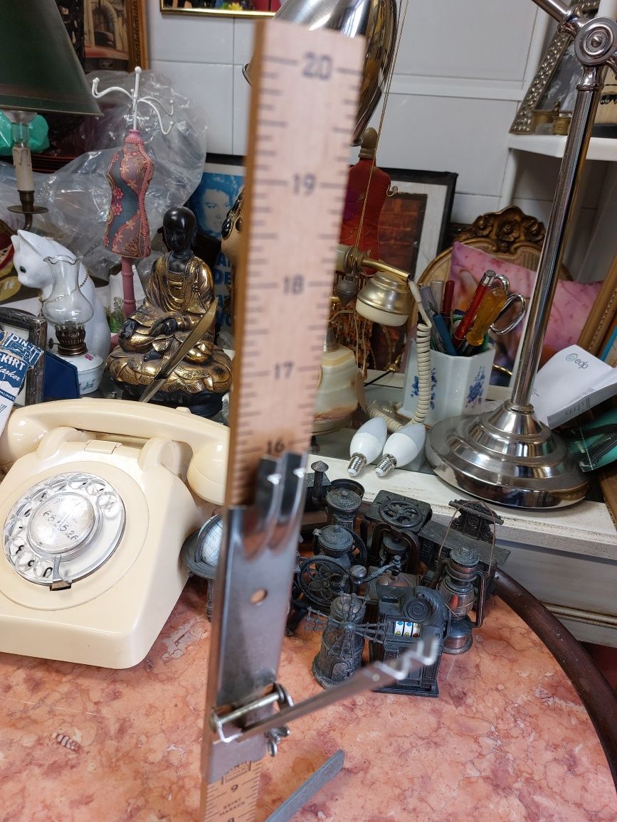 Medidor de bainha vintage, em caixa original 

Régua em madeira e