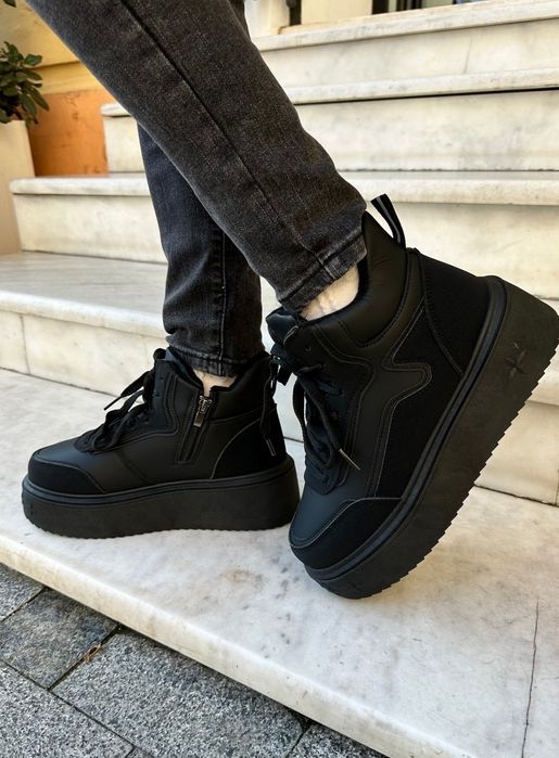 Женские зимние кроссовки