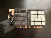Groovebox - Native Instruments Maschine Mikro MK3 +decksaver