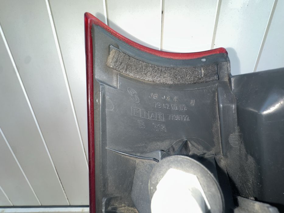 Farol fiat punto