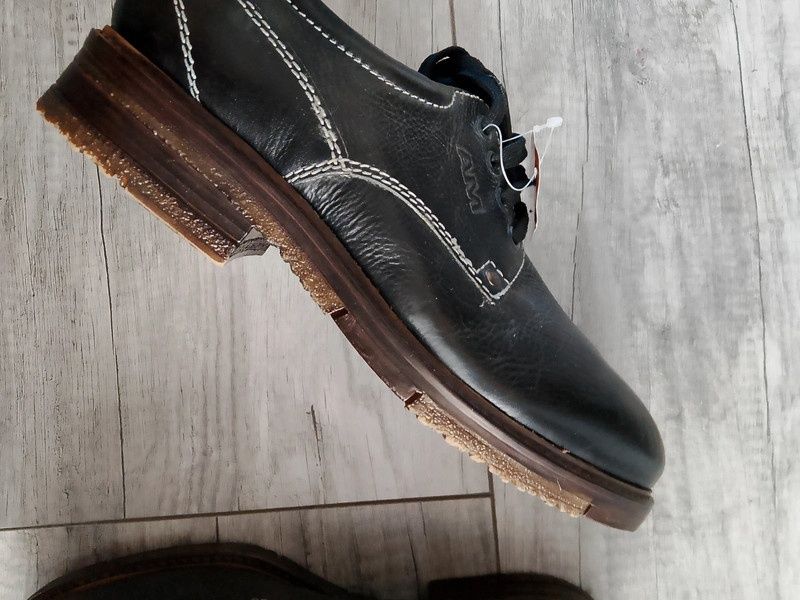 Czarne buty wizytowe AM Shoe Company rozmiar 41 Deichmann