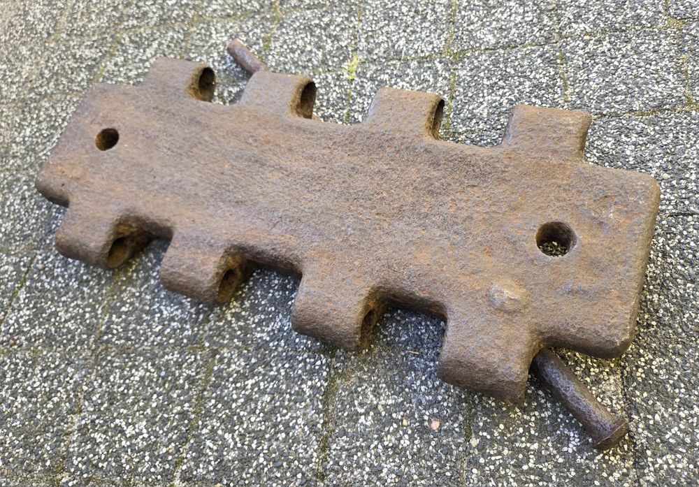 Ogniwo gąsienicy czołgu T34 + szpilka gąsienica