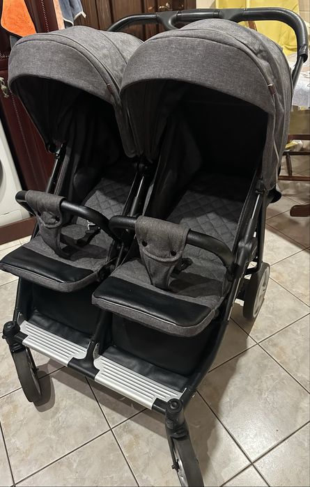 Продам коляску доя двойни ( прогулочная carrello)