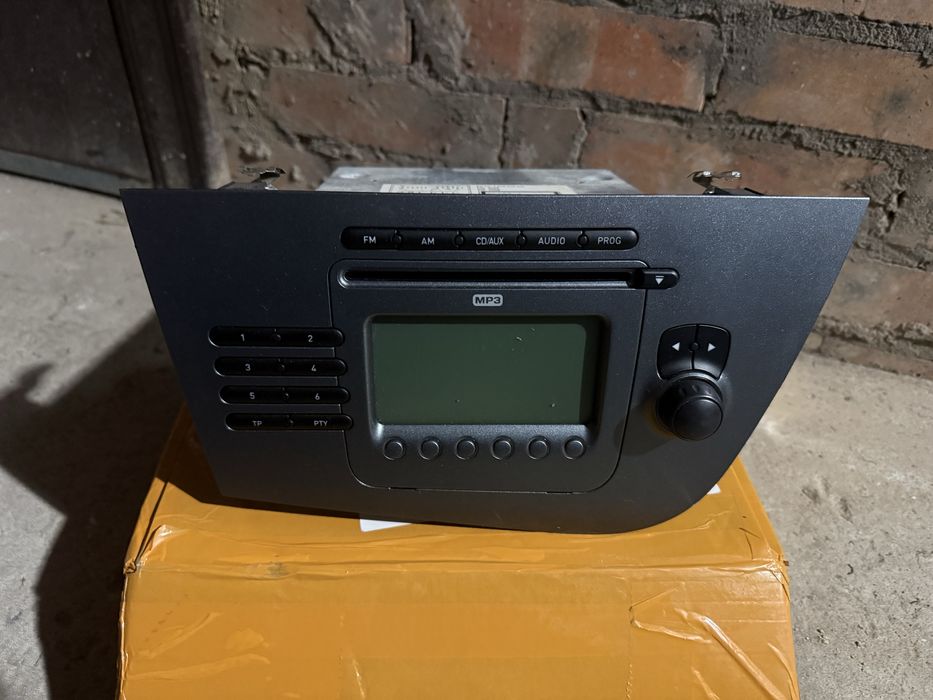 Магнітола штатна Seat leon2