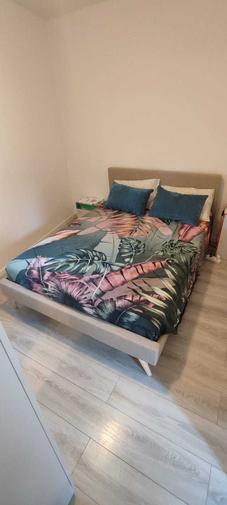 Cama de casal 190x140 "Conforama"