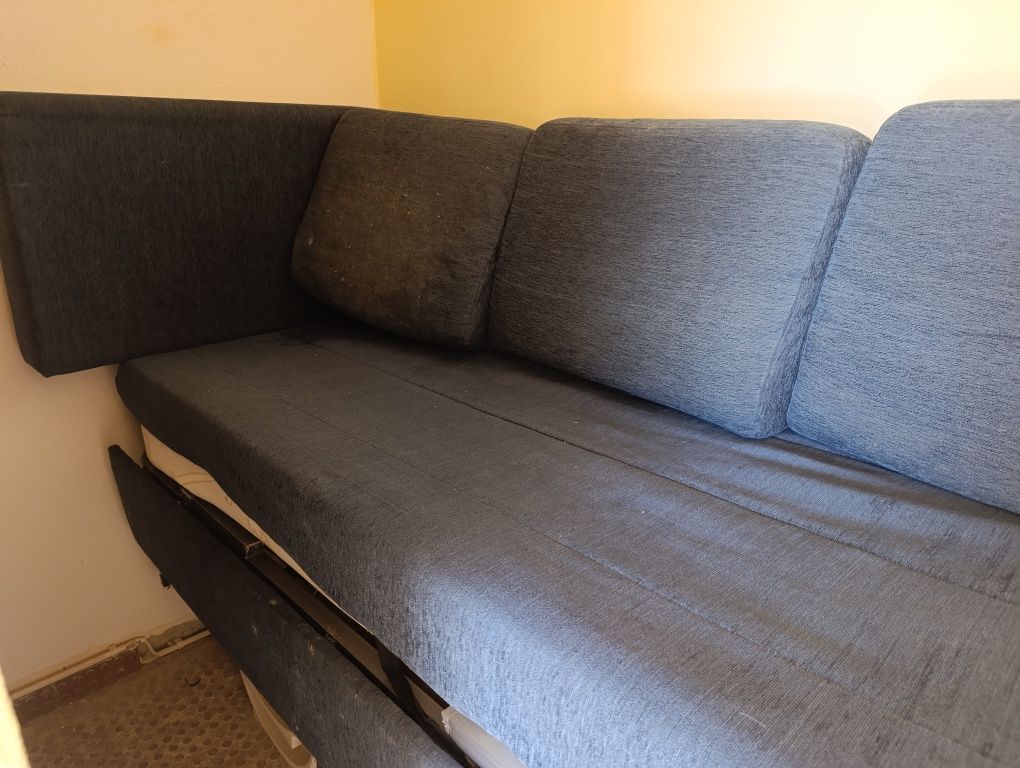 Sofá-Cama em Azul