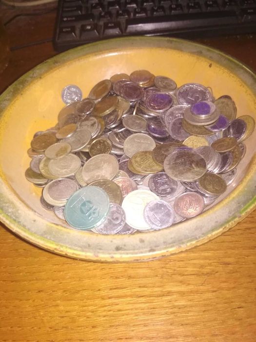 Продам монеты разных стран, 1.5 кг