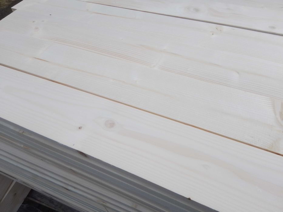 Nowe deski heblowane, świerk