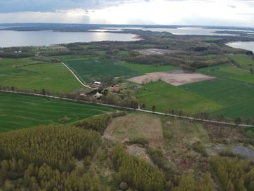 Atrakcyjna działka z linią lasu pomiędzy jeziorami