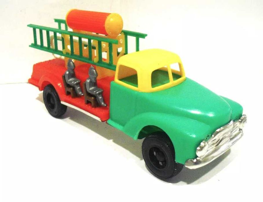 Carro de bombeiros antigo da PEPE