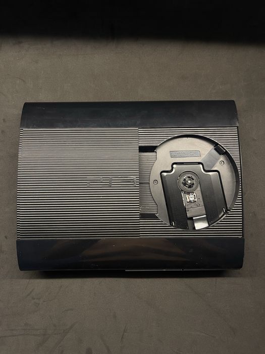 PlayStation 3 Super Slim 32GB + Cabo de alimentação (sem comando)