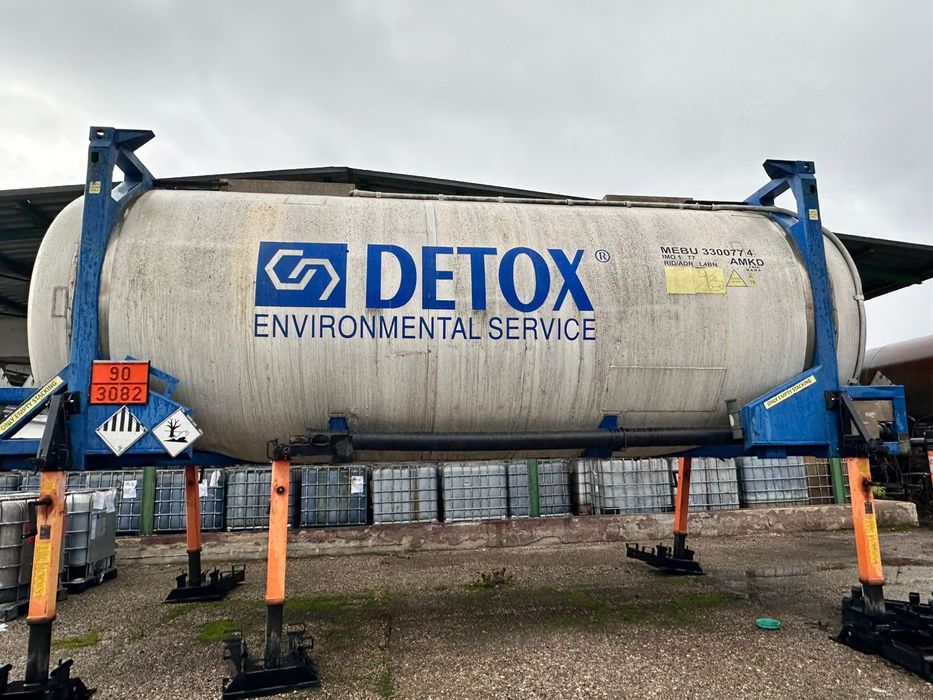 Танк контейнер цистерна 30 кубів