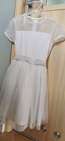 Biała sukienka tiul