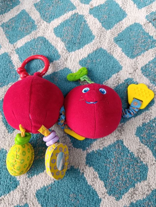 Tiny love яблуко іграшка розвиваюча