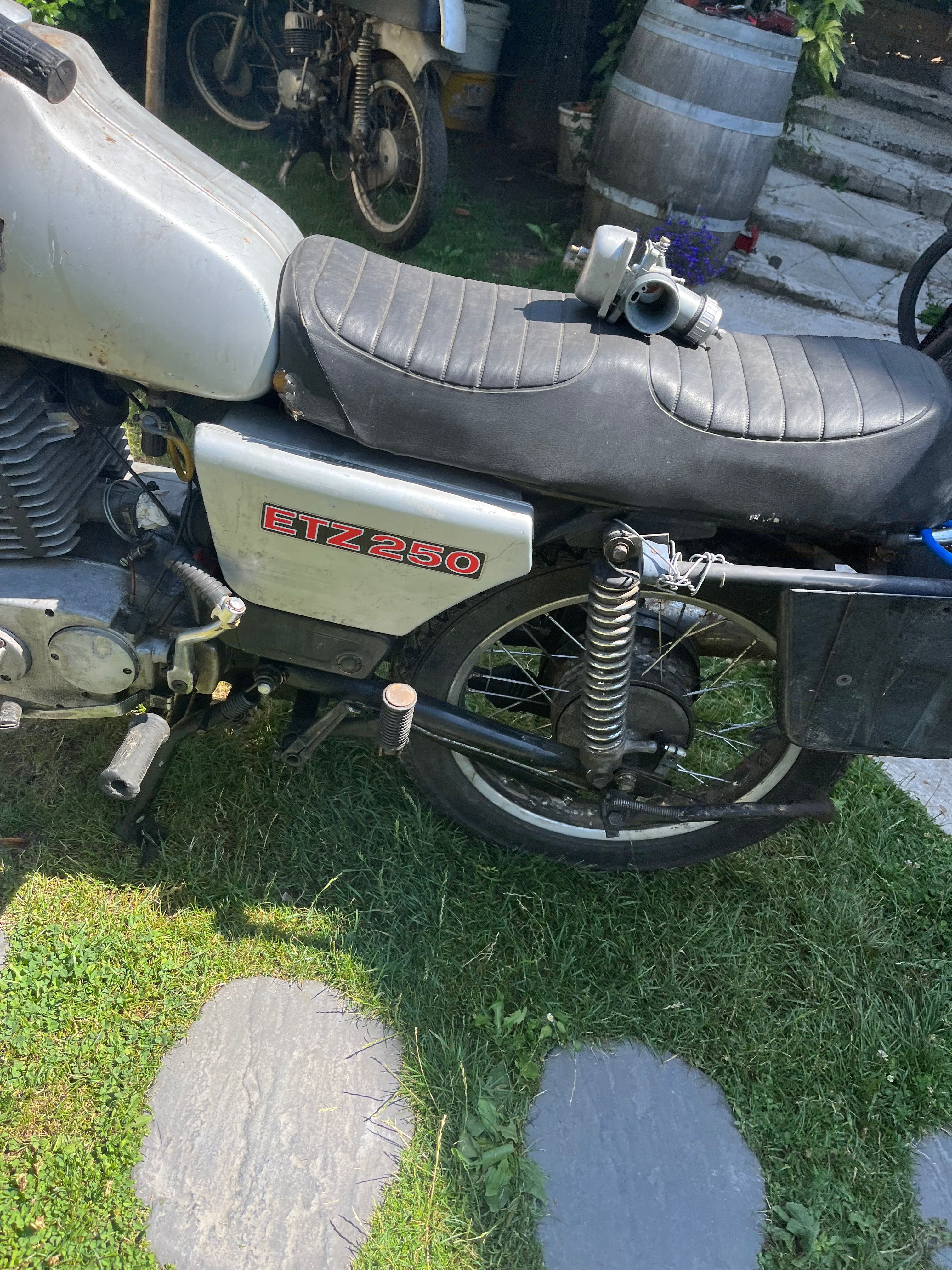 MZ etz 250 dozownik export czesci
