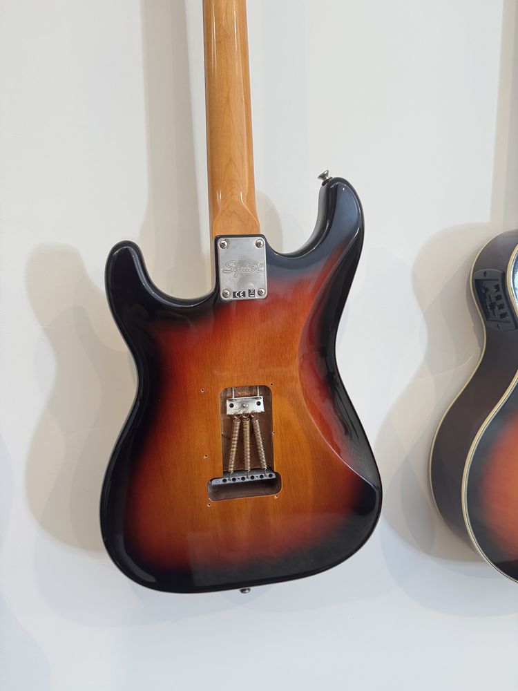 Guitarra Fender Squier Stratocaster Classic Vibe 60s