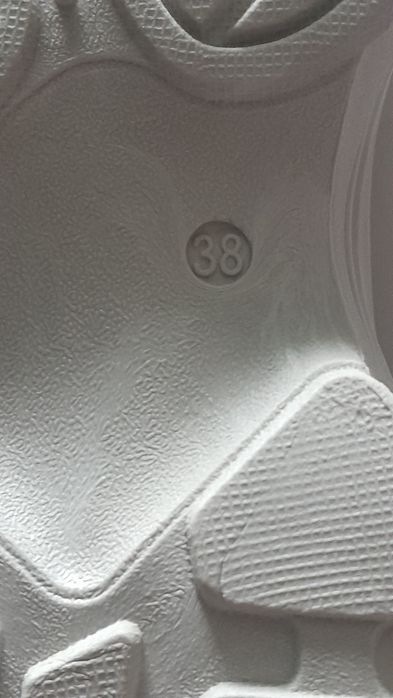 Кросівки зимові чоловічі і жіночі