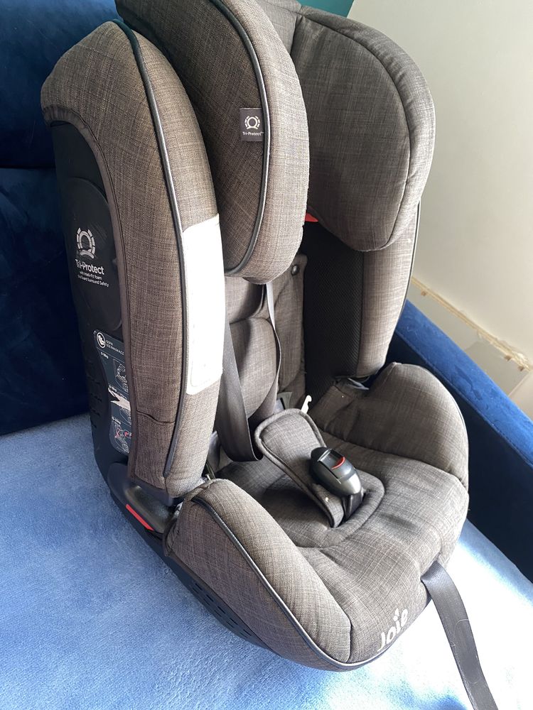 Joie Stages 0-25 kg plus Baza