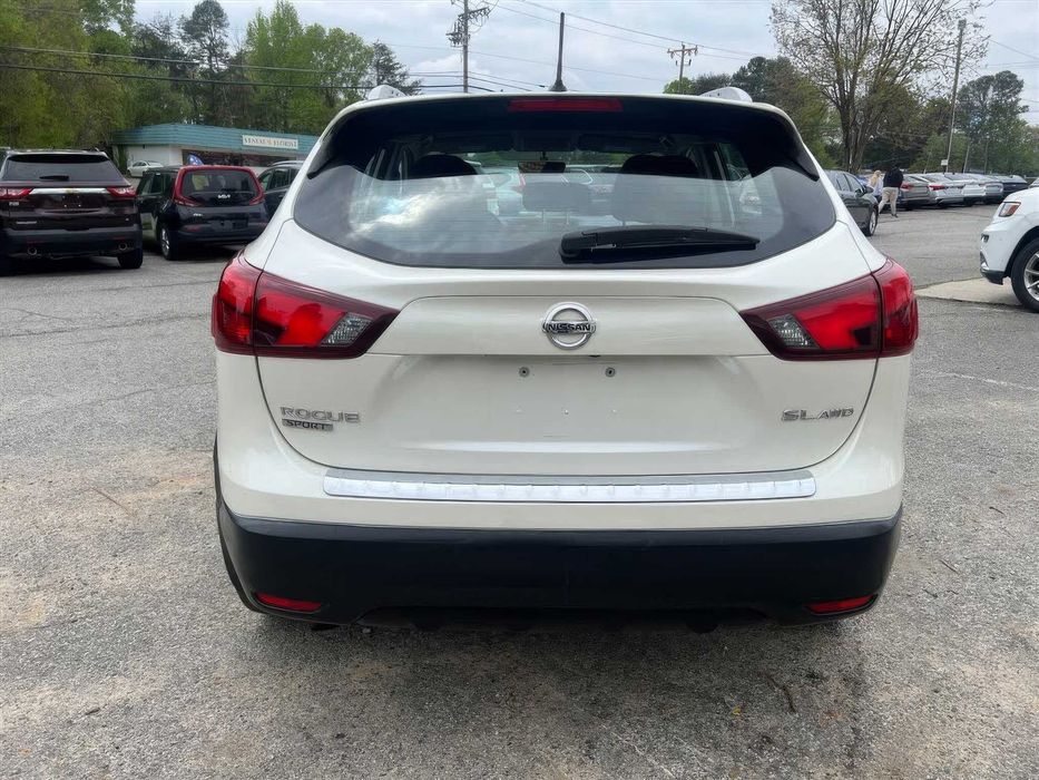 Nissan Rogue Sport SL      2017