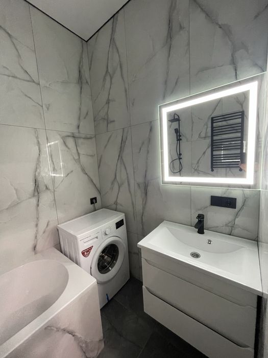 Продаж 2к на Івасюка (ринок, СШ #2, центр)!