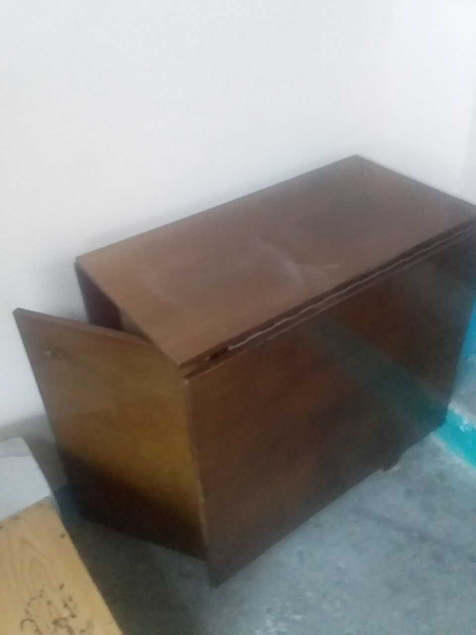 Продам стол книжка