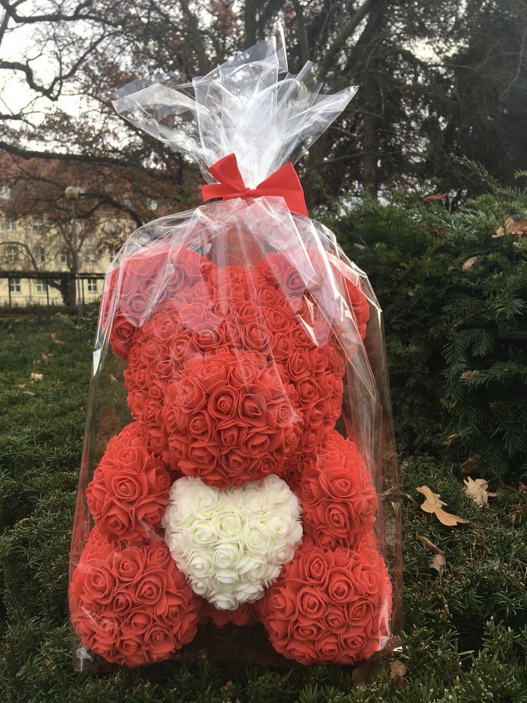 Miś z róż 40cm prezent na Walentynki