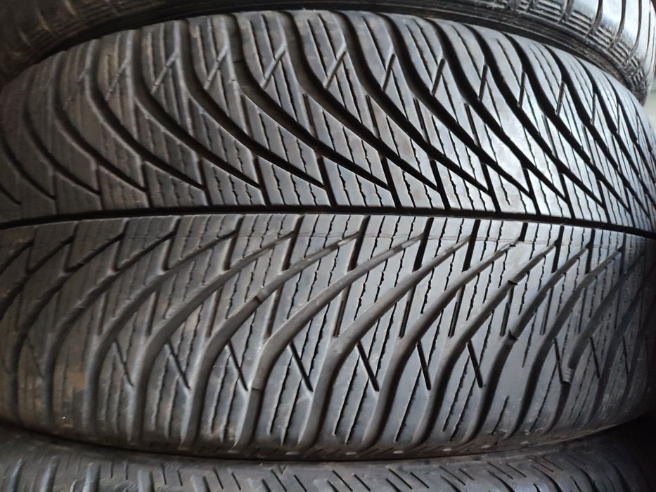 Шини Фулда, всесезонні; 225/45/17, гарна свіжа пара , з Німеччини
