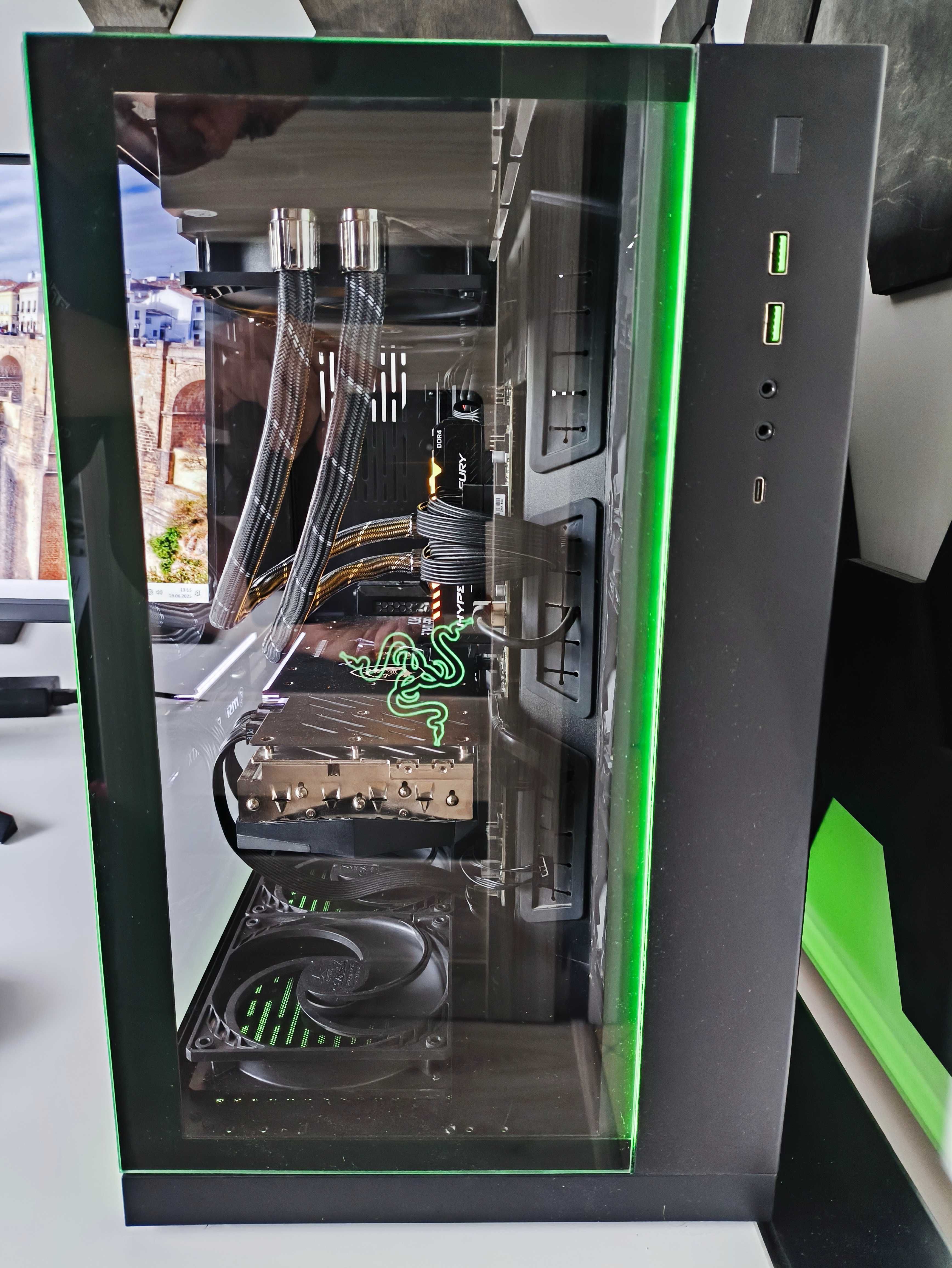 Komputer do gier z monitorem