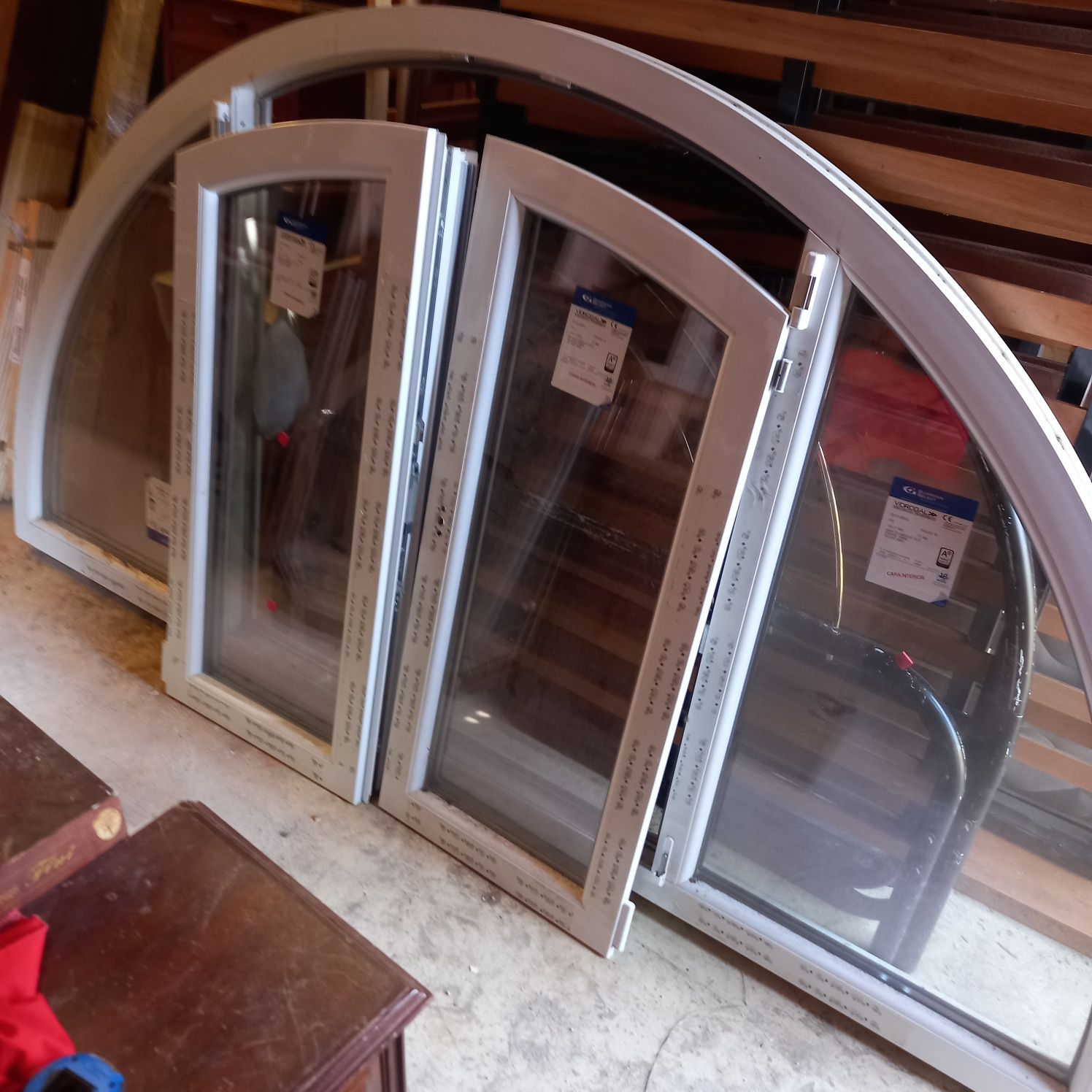 Caixilho Oval Rehau