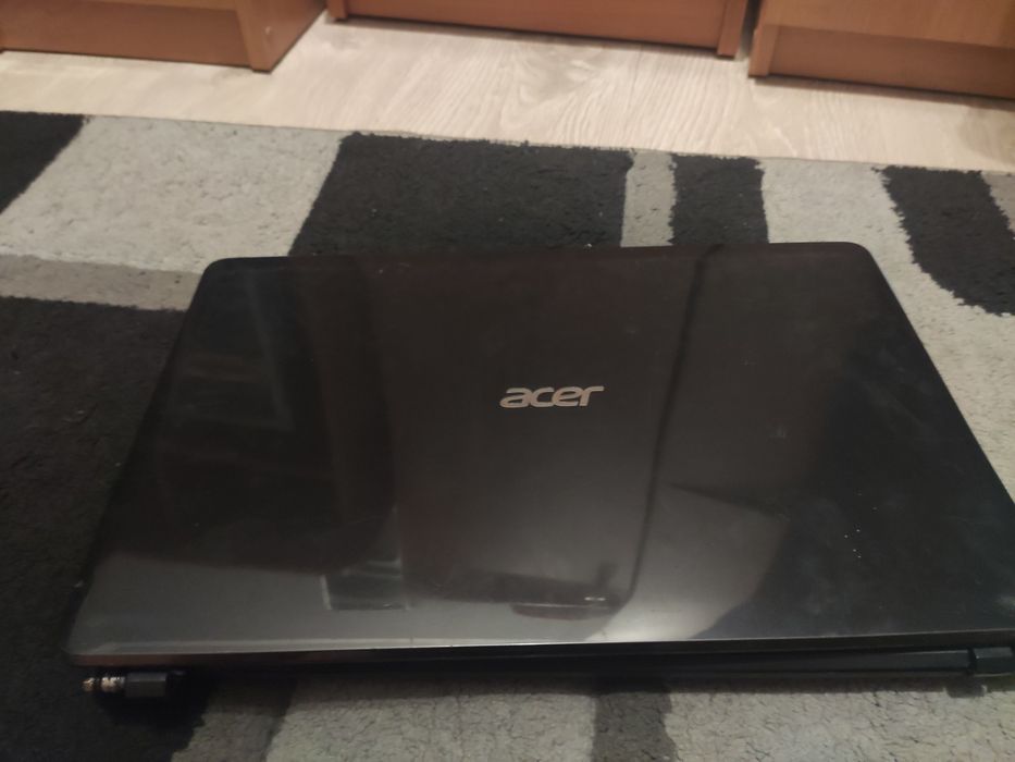 Продам неробочій ноутбук