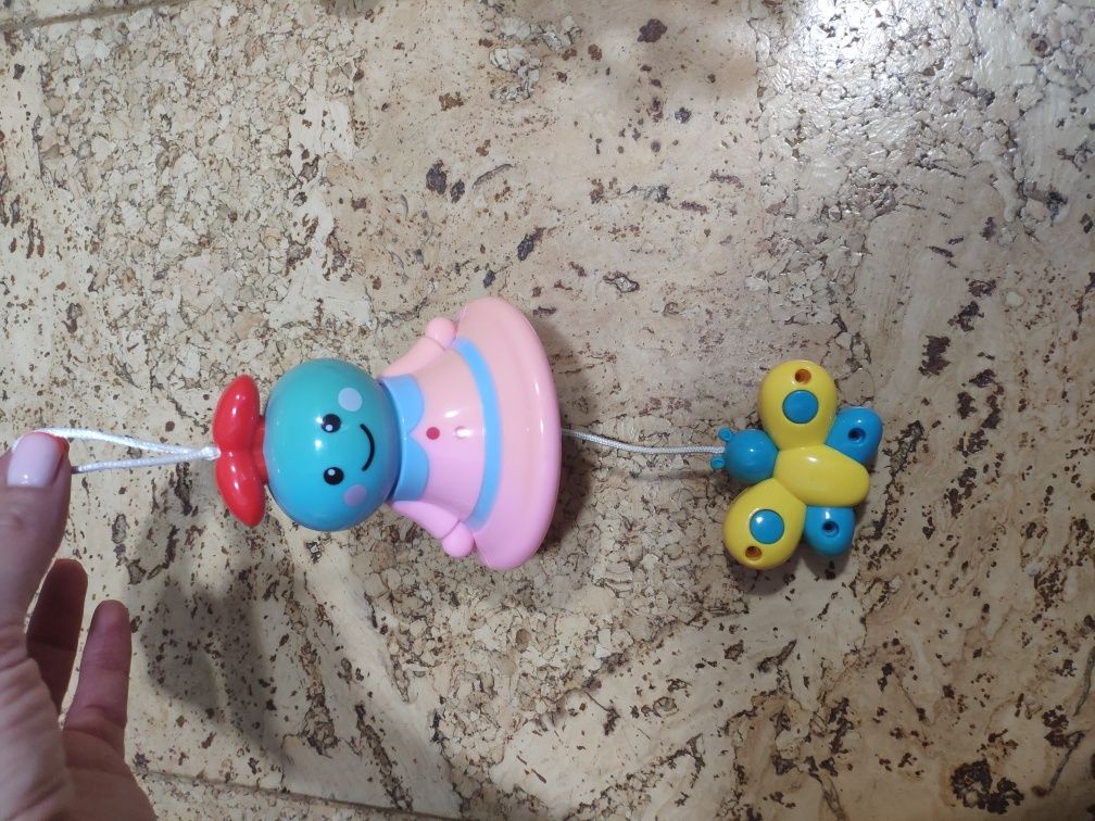 Дитячі іграшки брязкальця та гризунці