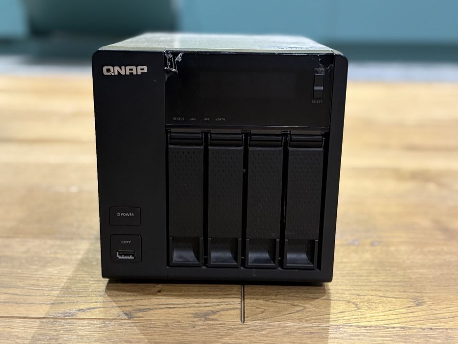 NAS QNAP TS-419P 4x 2TB HDD Seagate Barracuda bardzo malo uzywana