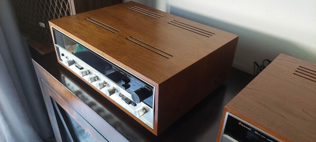 Amplificador Receiver Sansui