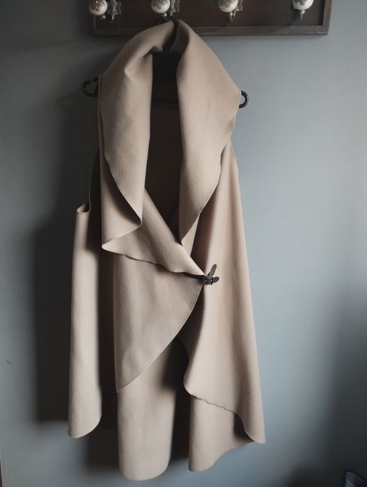 Włoska, wełniana kamizelka, ponczo,narzuta na plaszcz